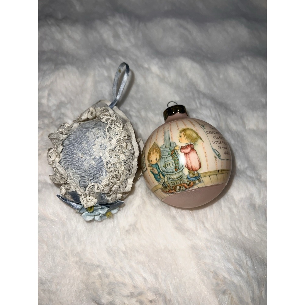 VINTAGE PRECIOUS MOMENTS GLASS BALL Christmas Fill Corner Of The World  1986